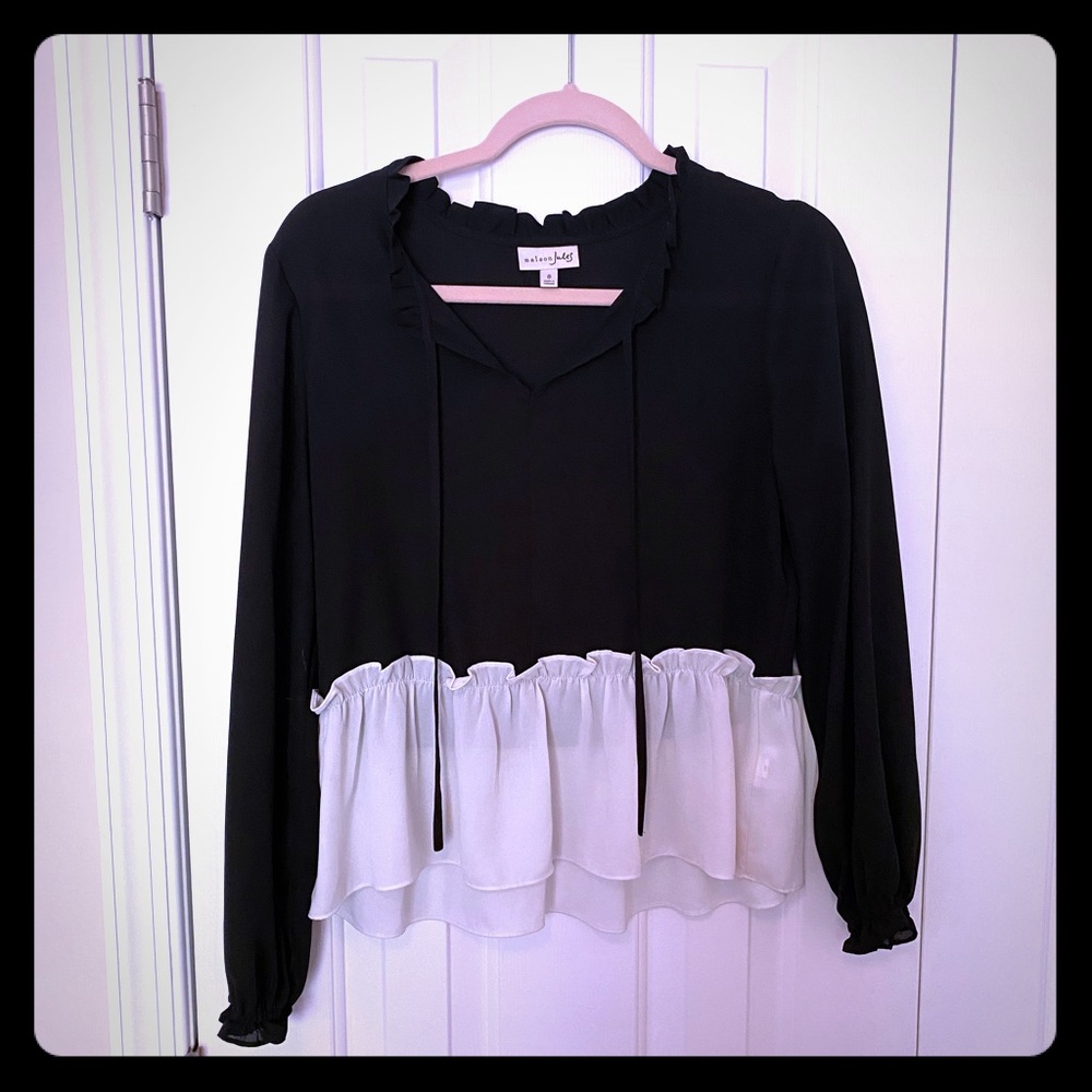 Maison Jules Black/Off-White Ruffle Top Size Small